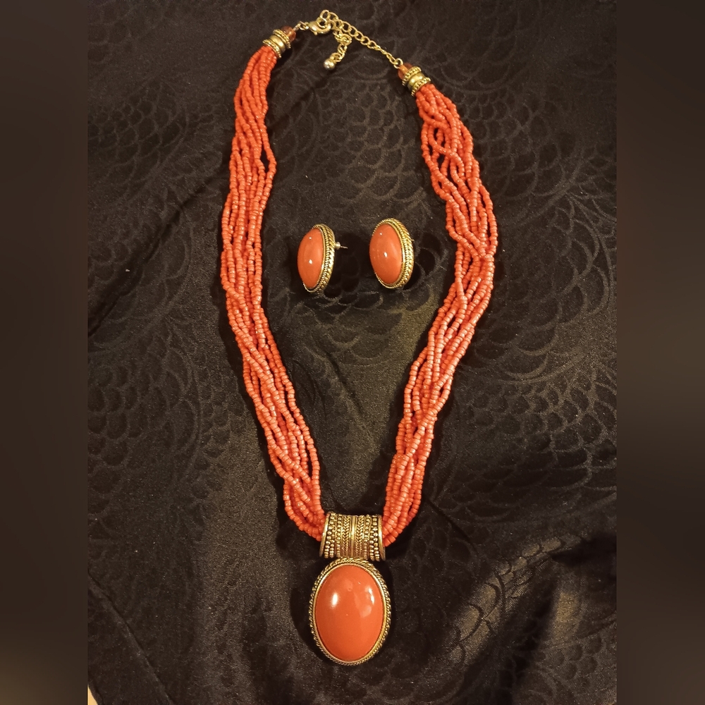 Beaded necklace and post earnings